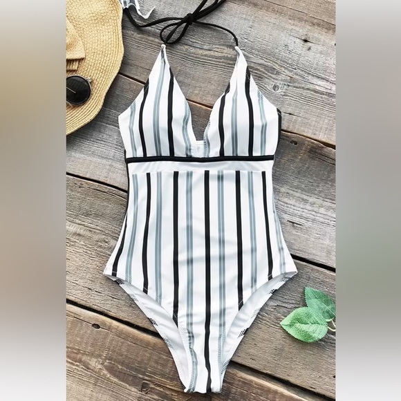 Cupshe One-Piece Swimsuit - Picture 1 of 9